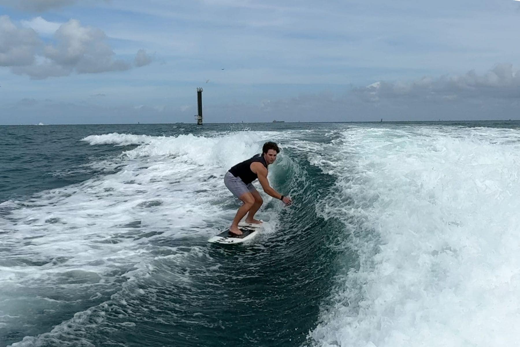 Volvo-penta-twin-ffd-surfing