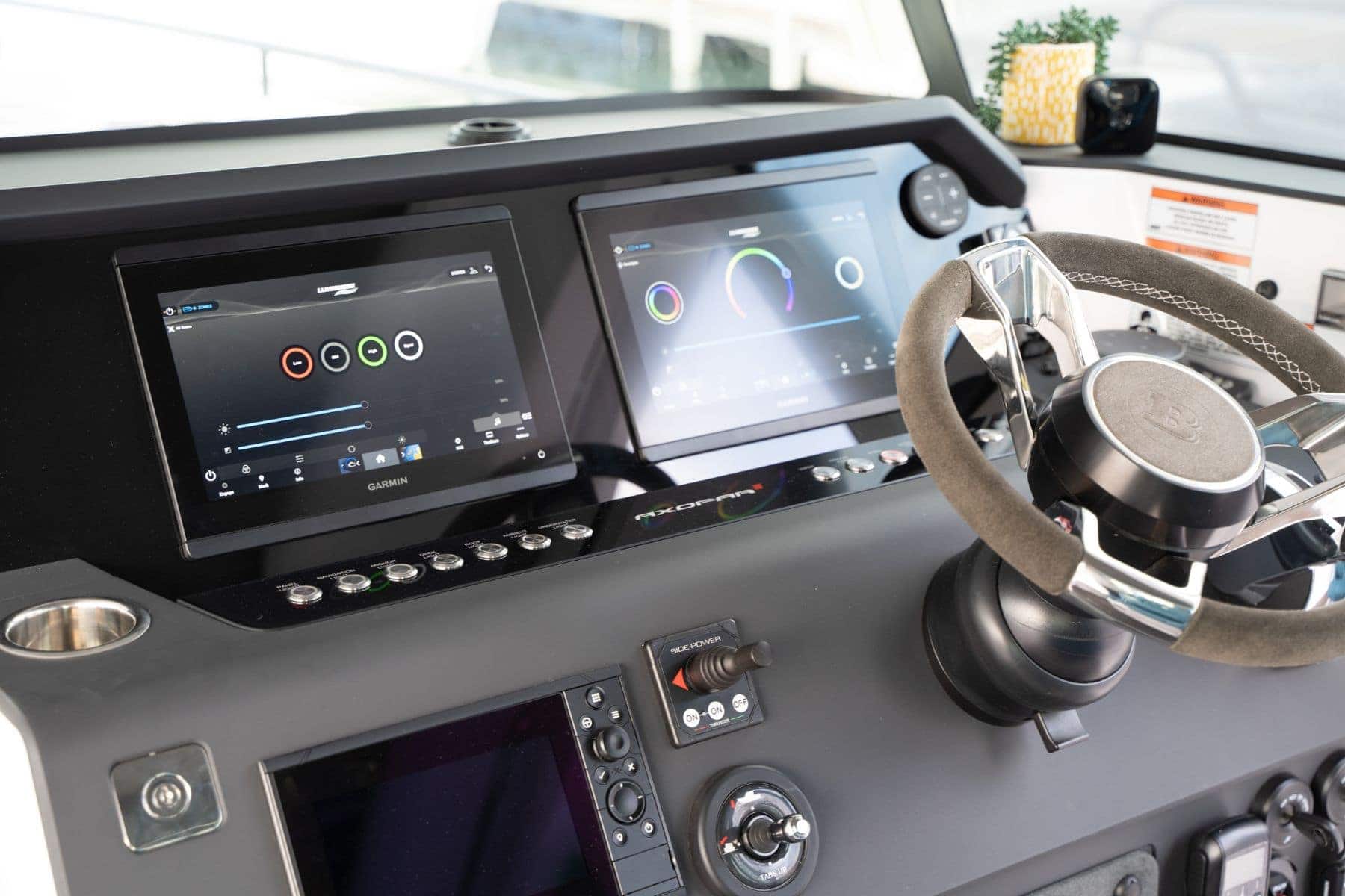 Axopar 45 Xc Cross Steering Wheel