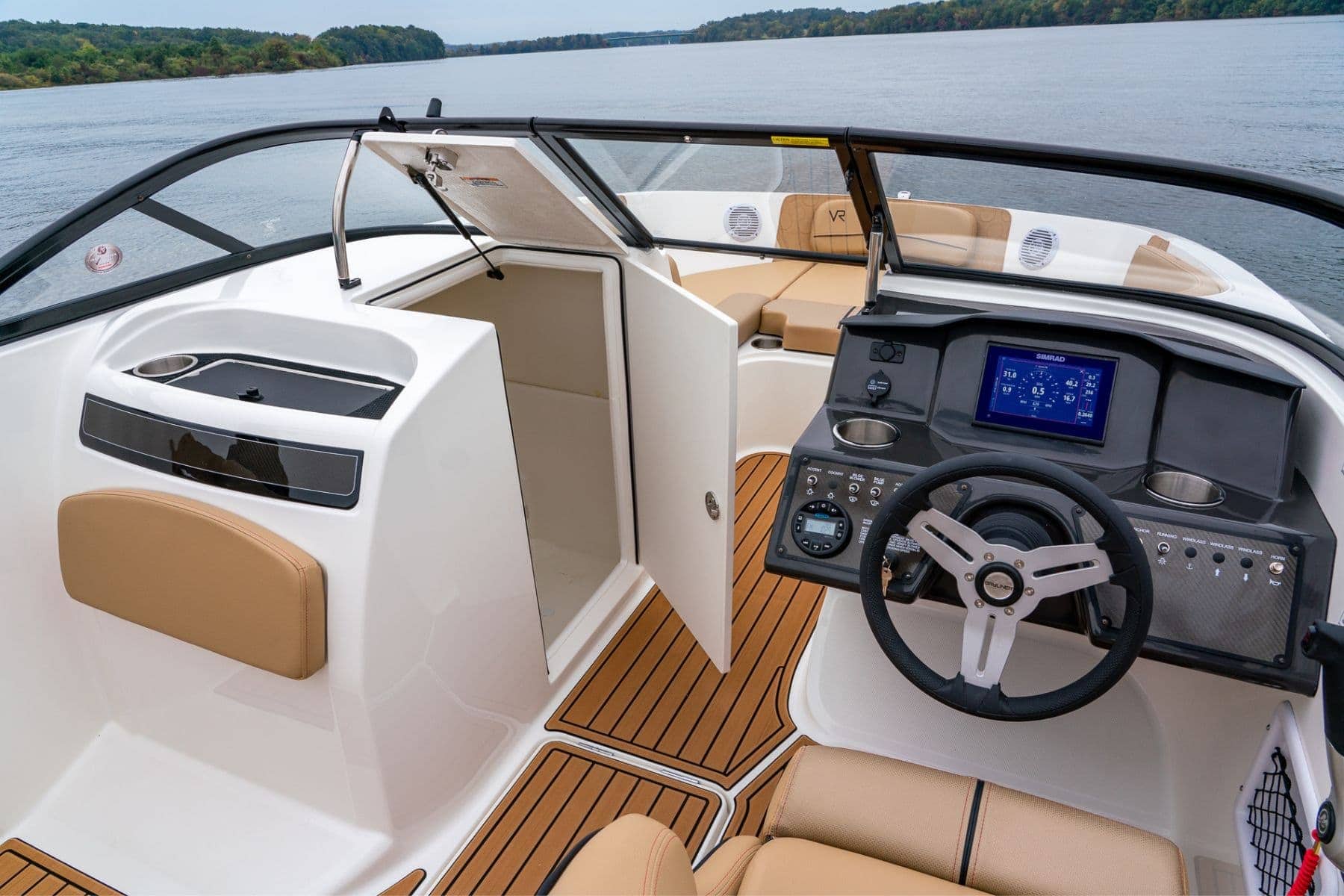 bayliner-vr6-budget-steering