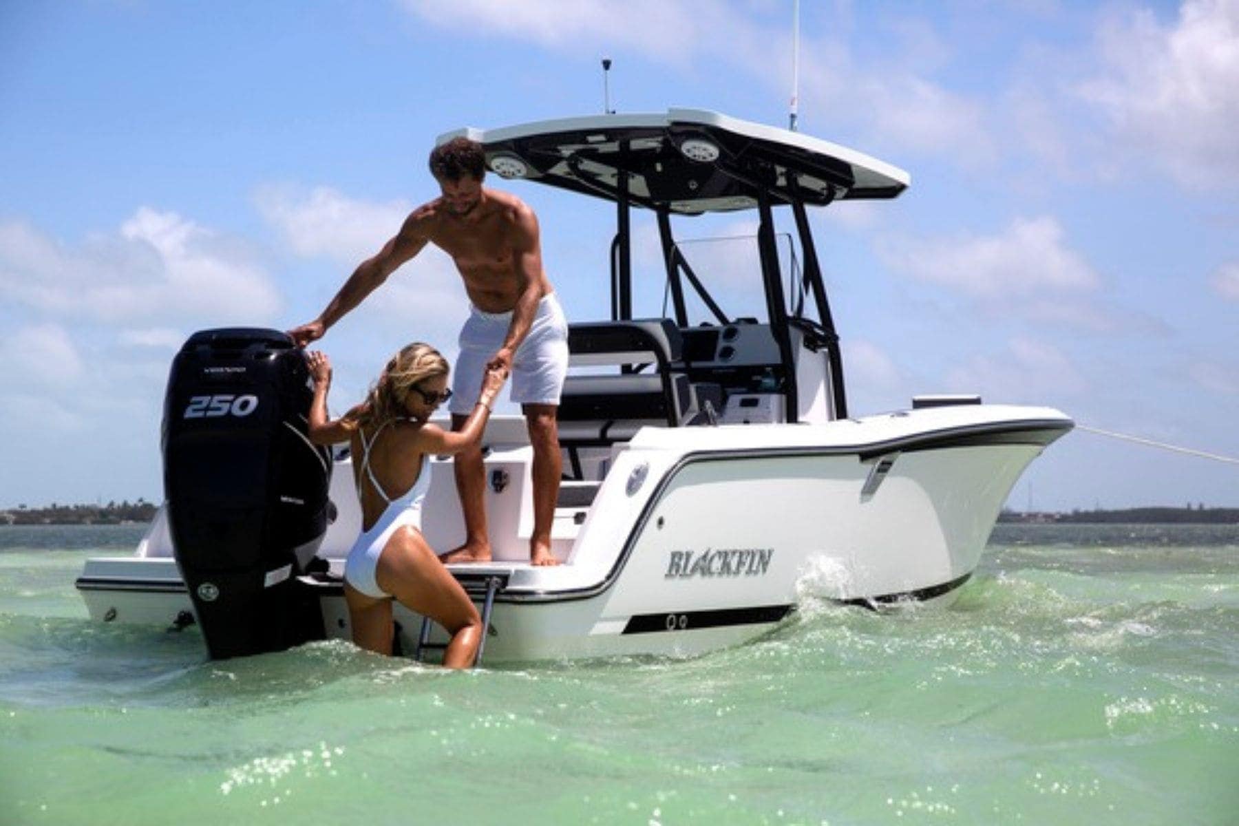 Blackfin Boats 222cc Boarding
