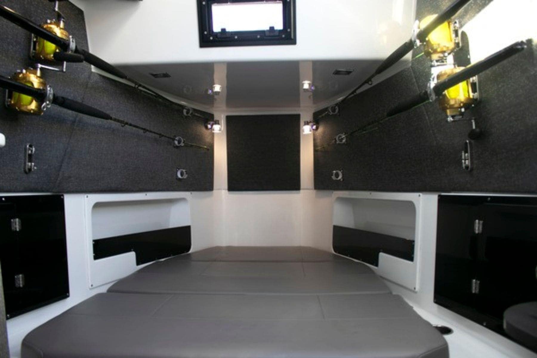 Blackfin Boats 400cc Interior