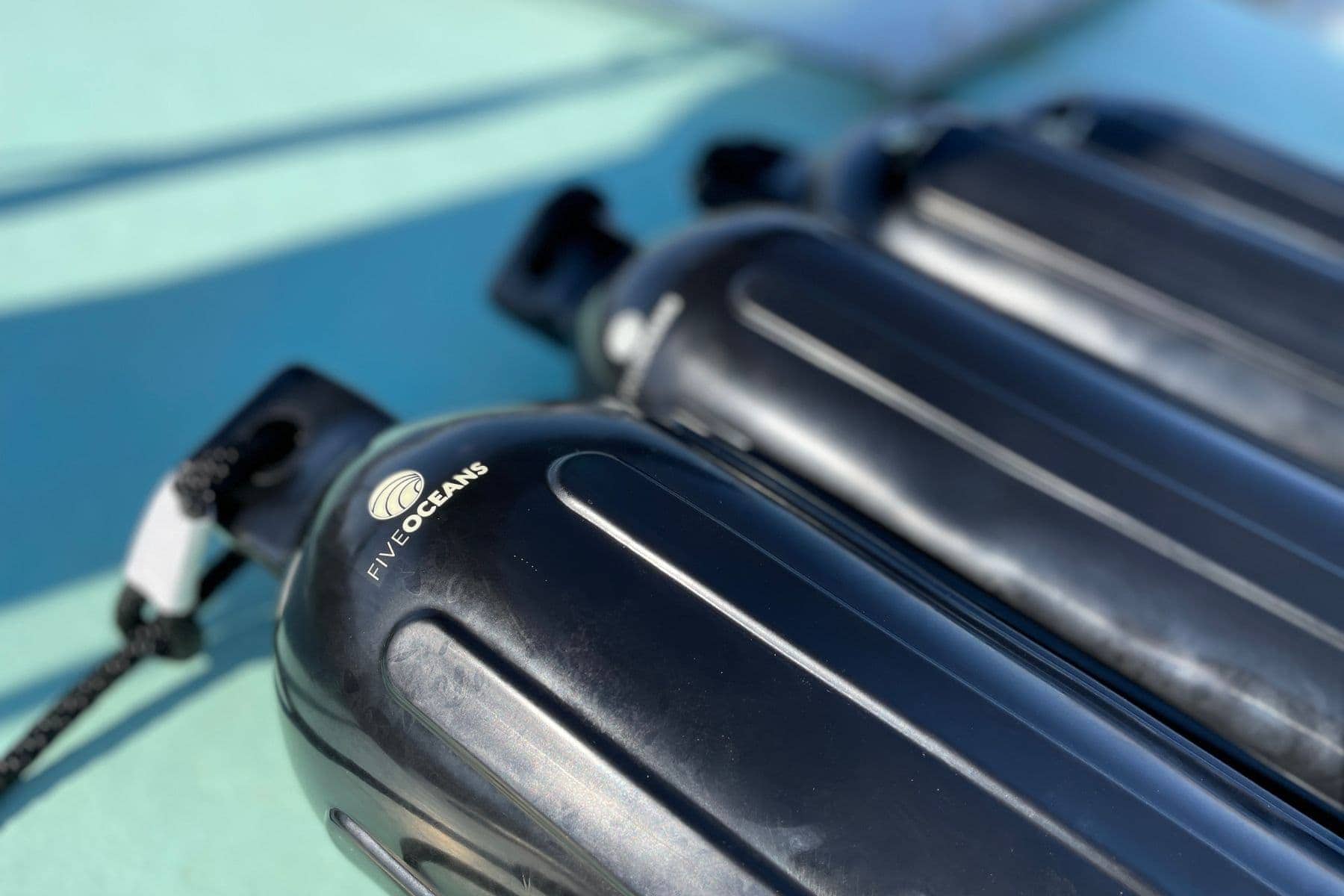 five-oceans-inflatable-ribbed-boat-fender-close-up