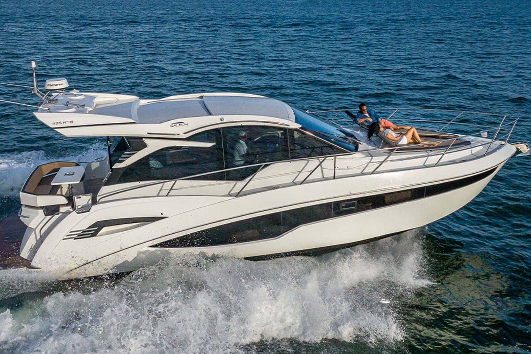 Galeon 425 HTS