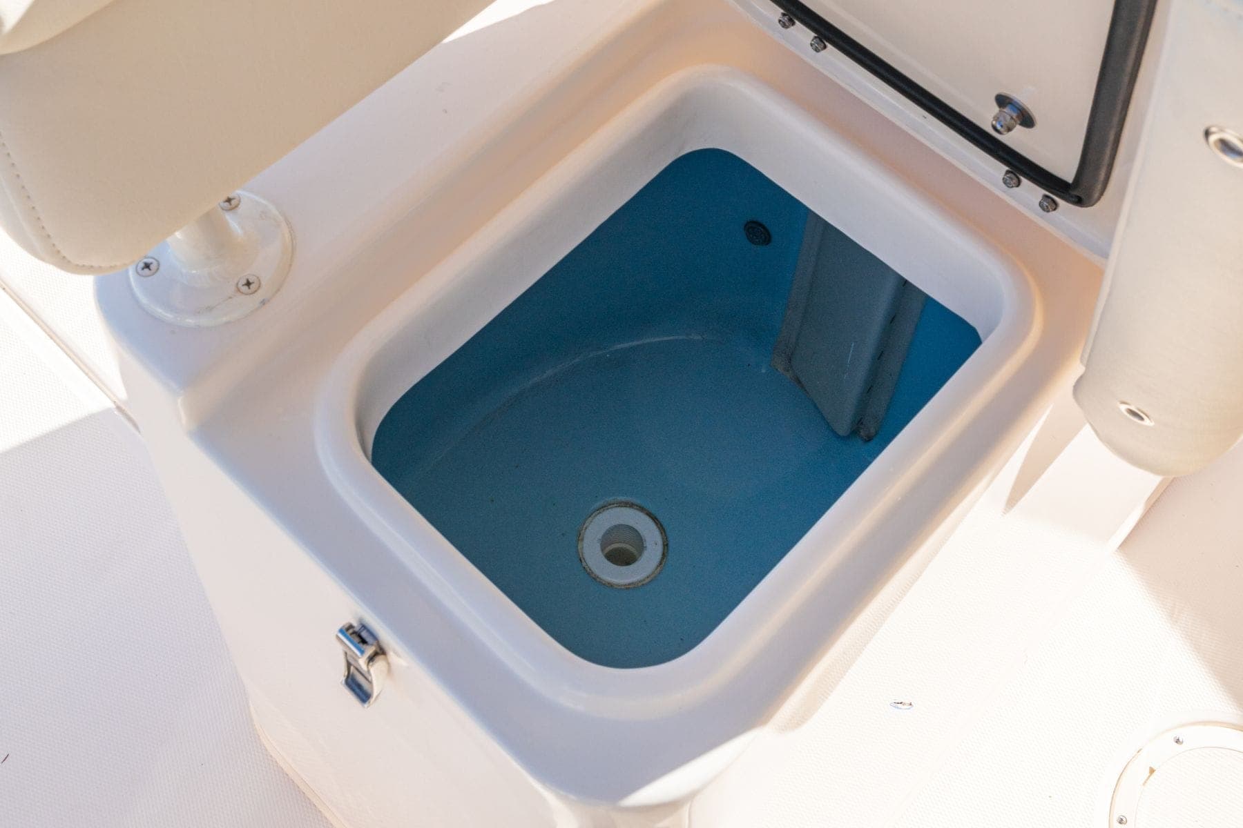 Grady White Coastal Explorer 231 Front Cooler