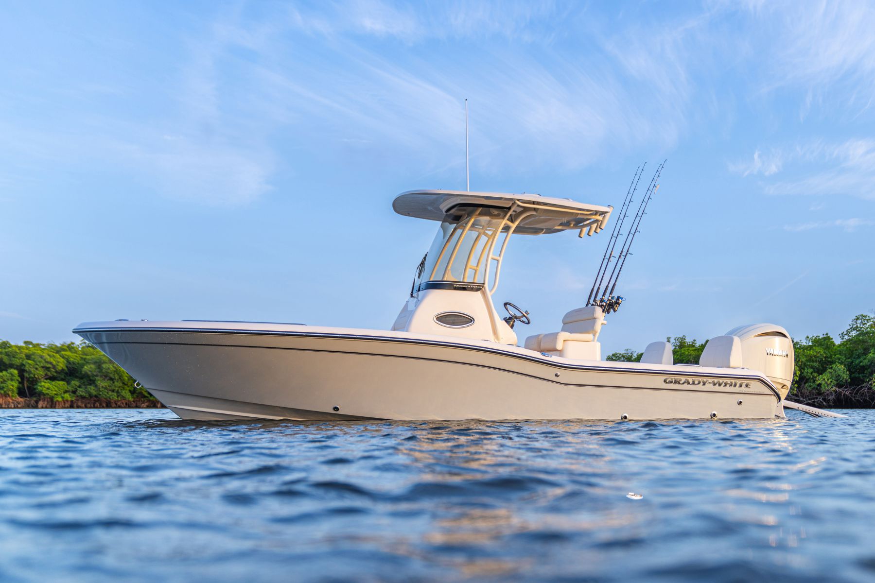 grady-white-coastal-explorer-231-rod-holder