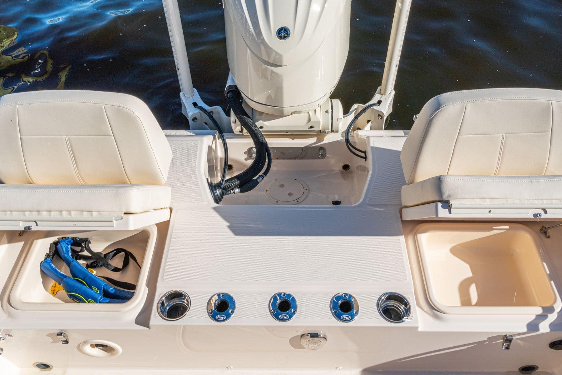 Grady White Coastal Explorer 231 Storage