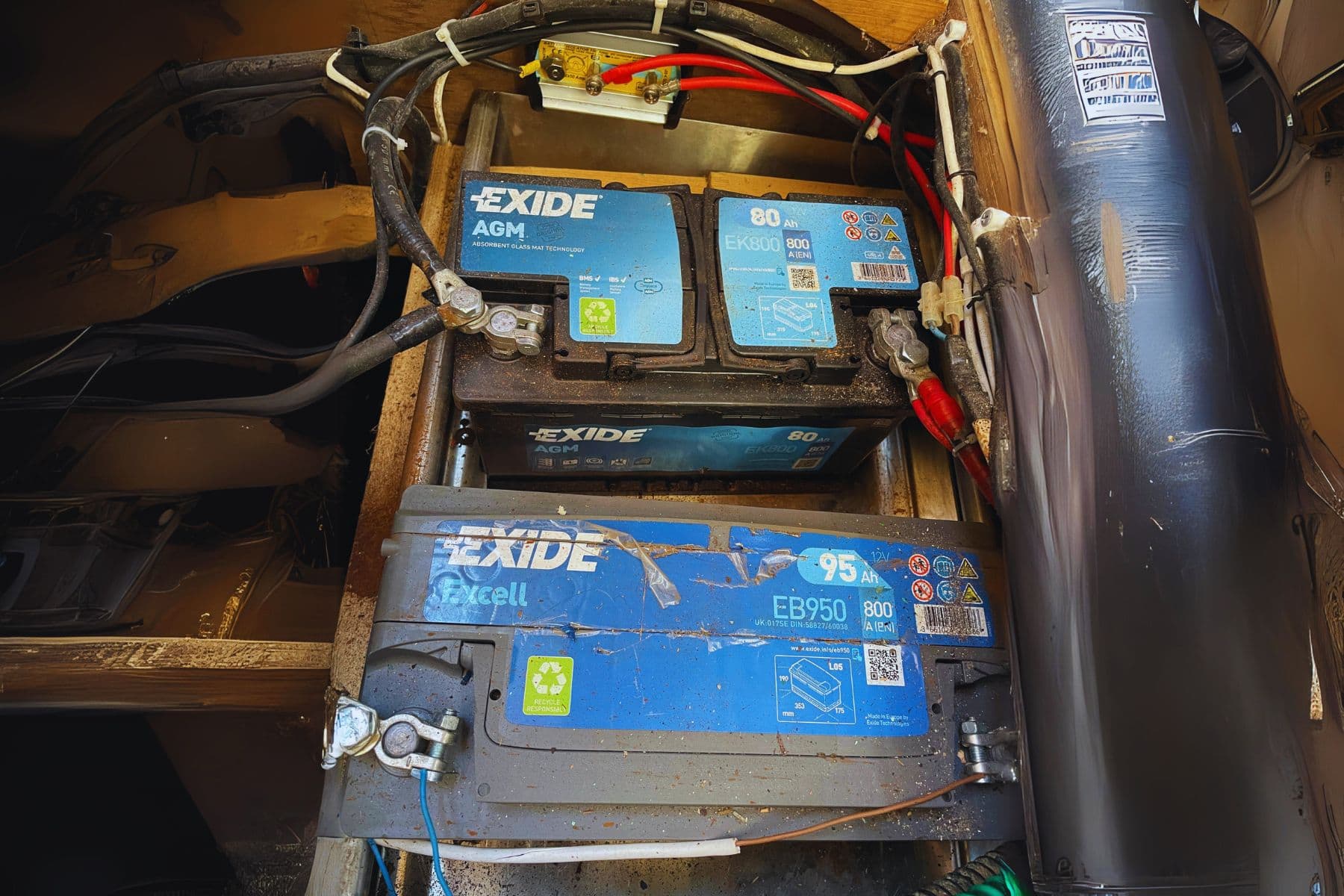 marine-batteries-starter-and-deep-cycle-connected