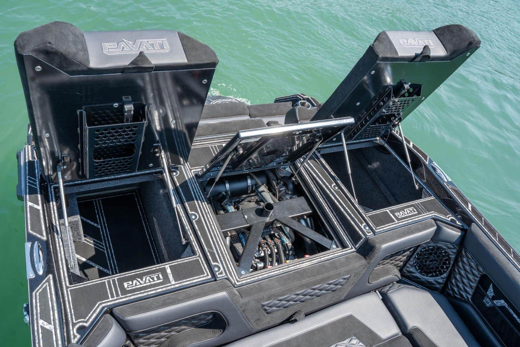 Pavati Boats Rear