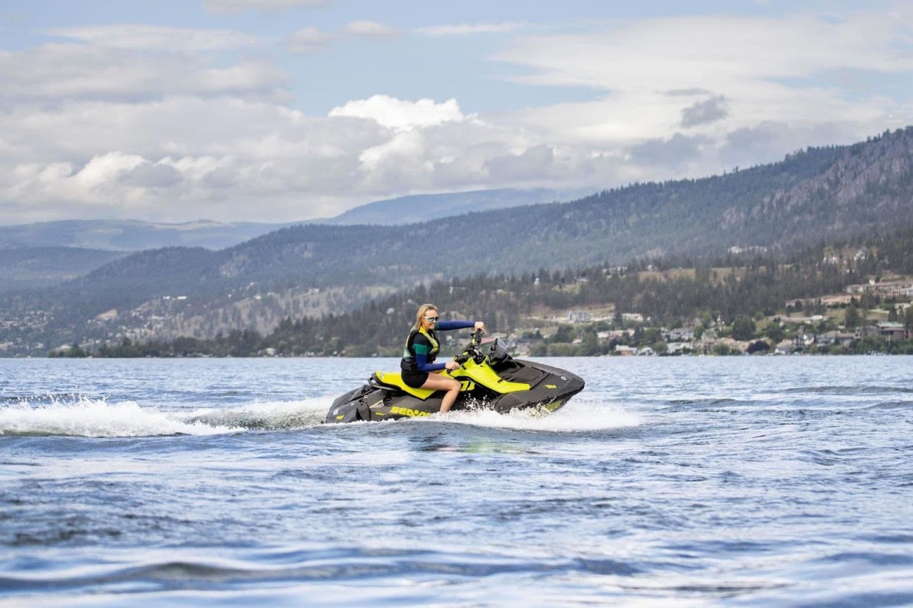 sea-doo-spark-trixx-riding