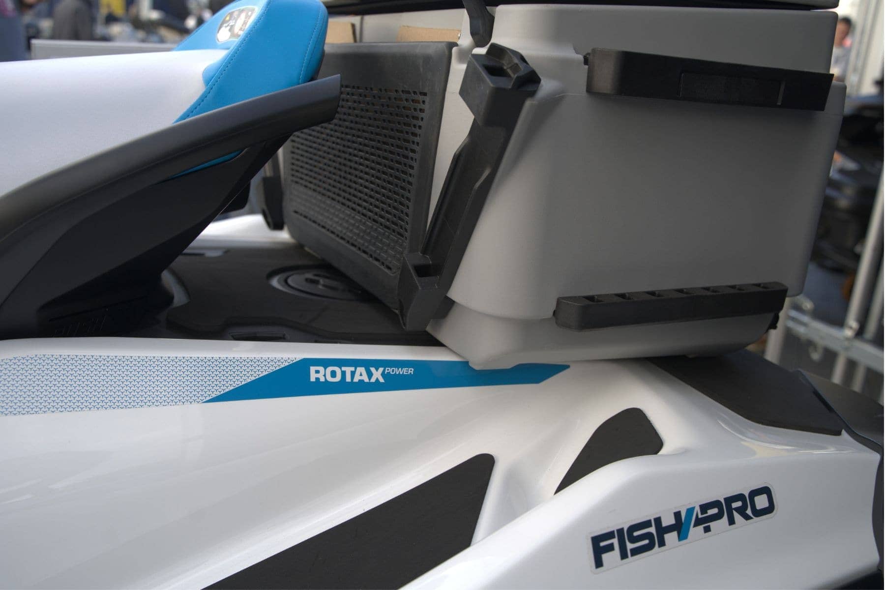 seadoo-fish-pro-scout-linq-cooler