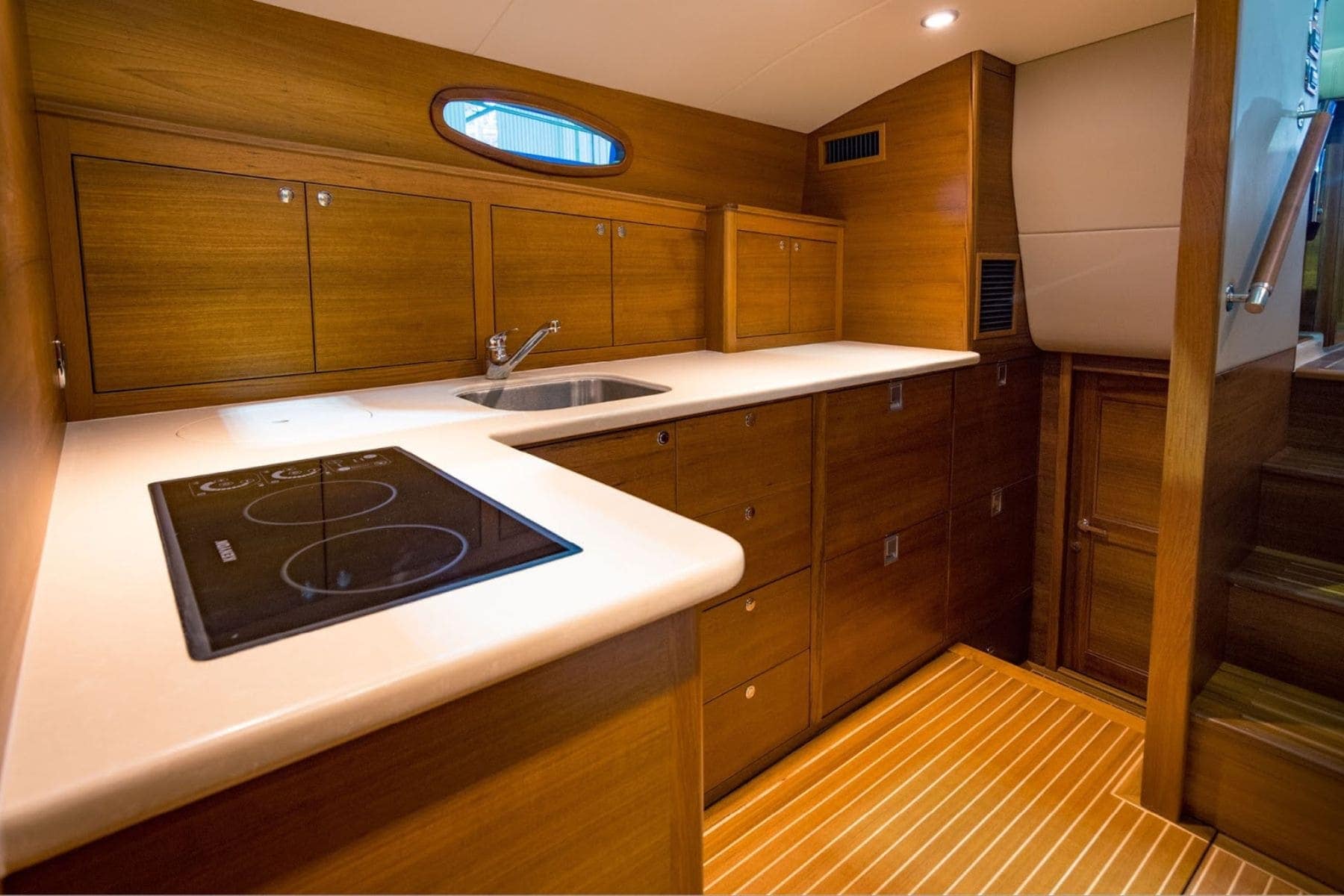 the-grand-banks-eastbay-44-galley-down