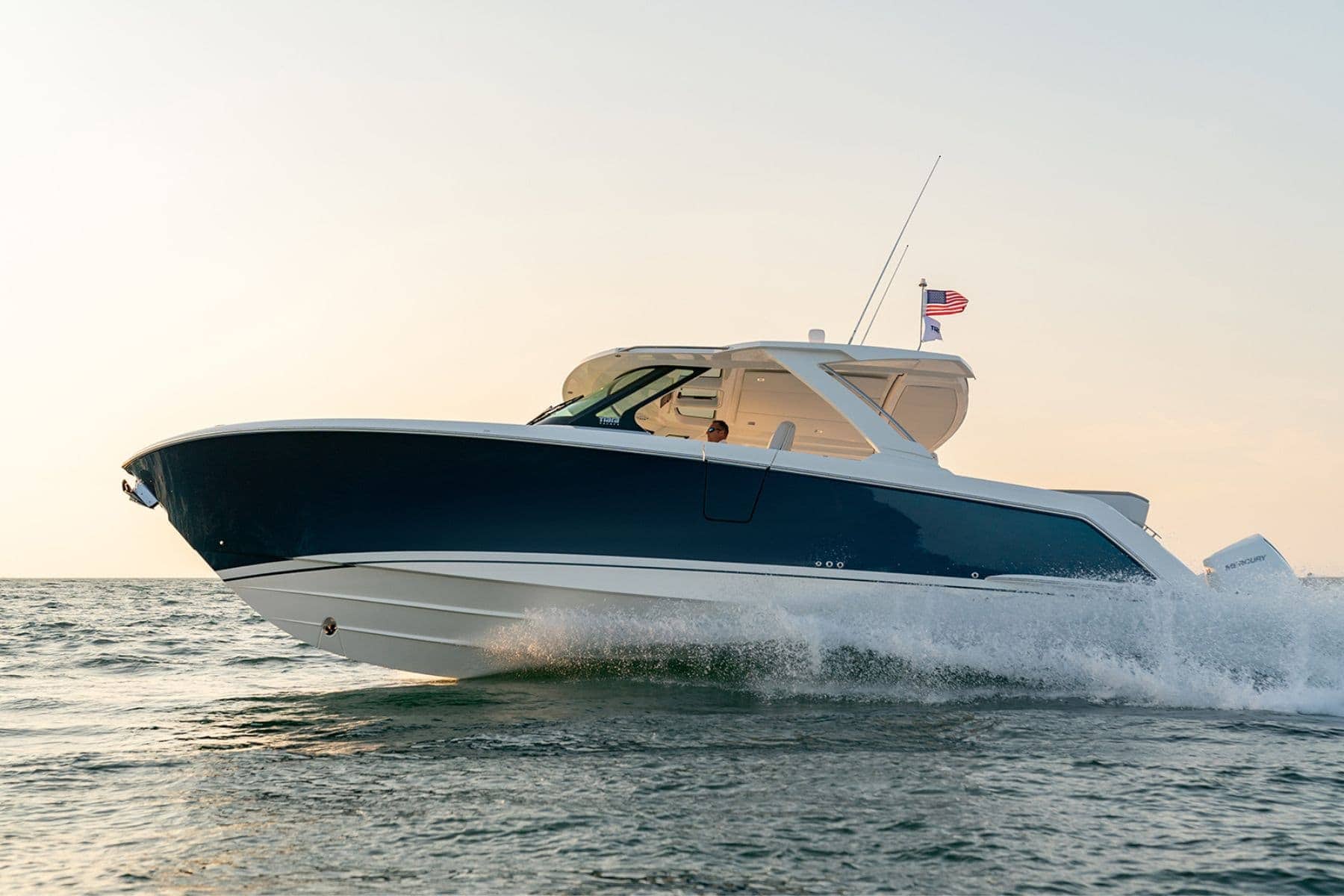Tiara 38 LS