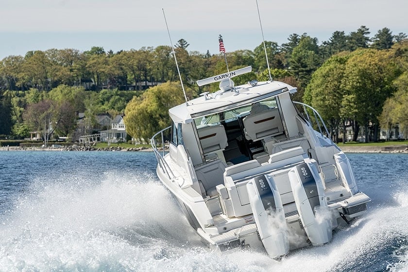 tiara-43le-exterior-aft
