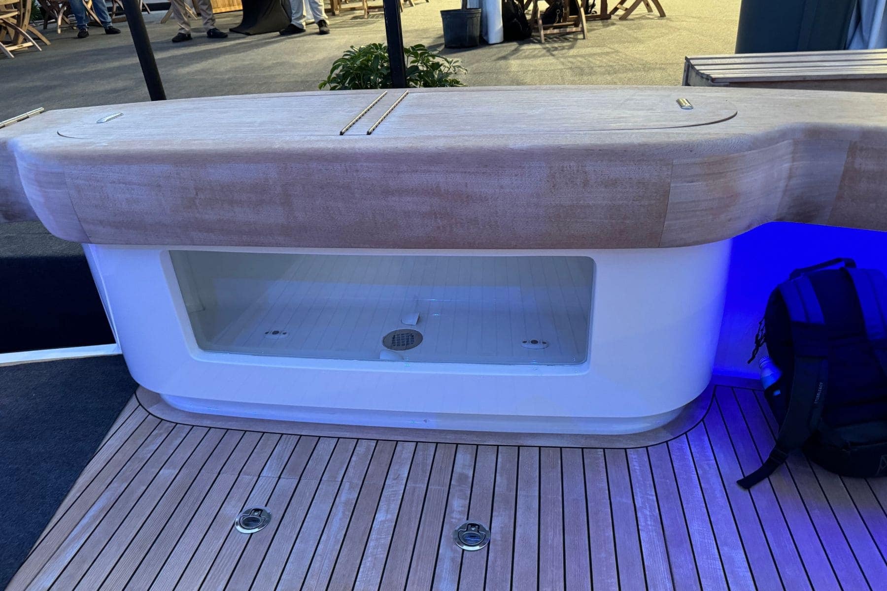 Viking 58 Convertible Interior