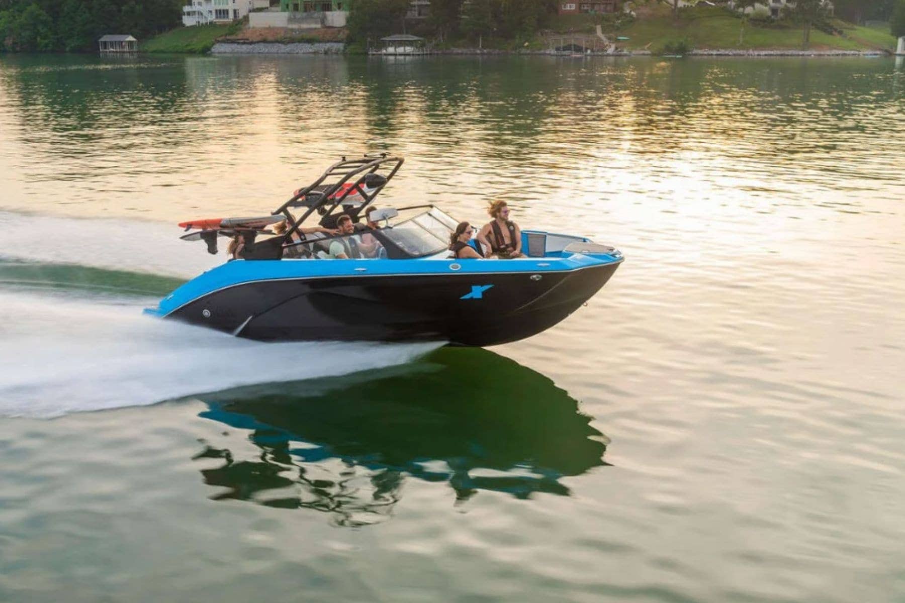 Yamaha 222xd Jet Boat Side