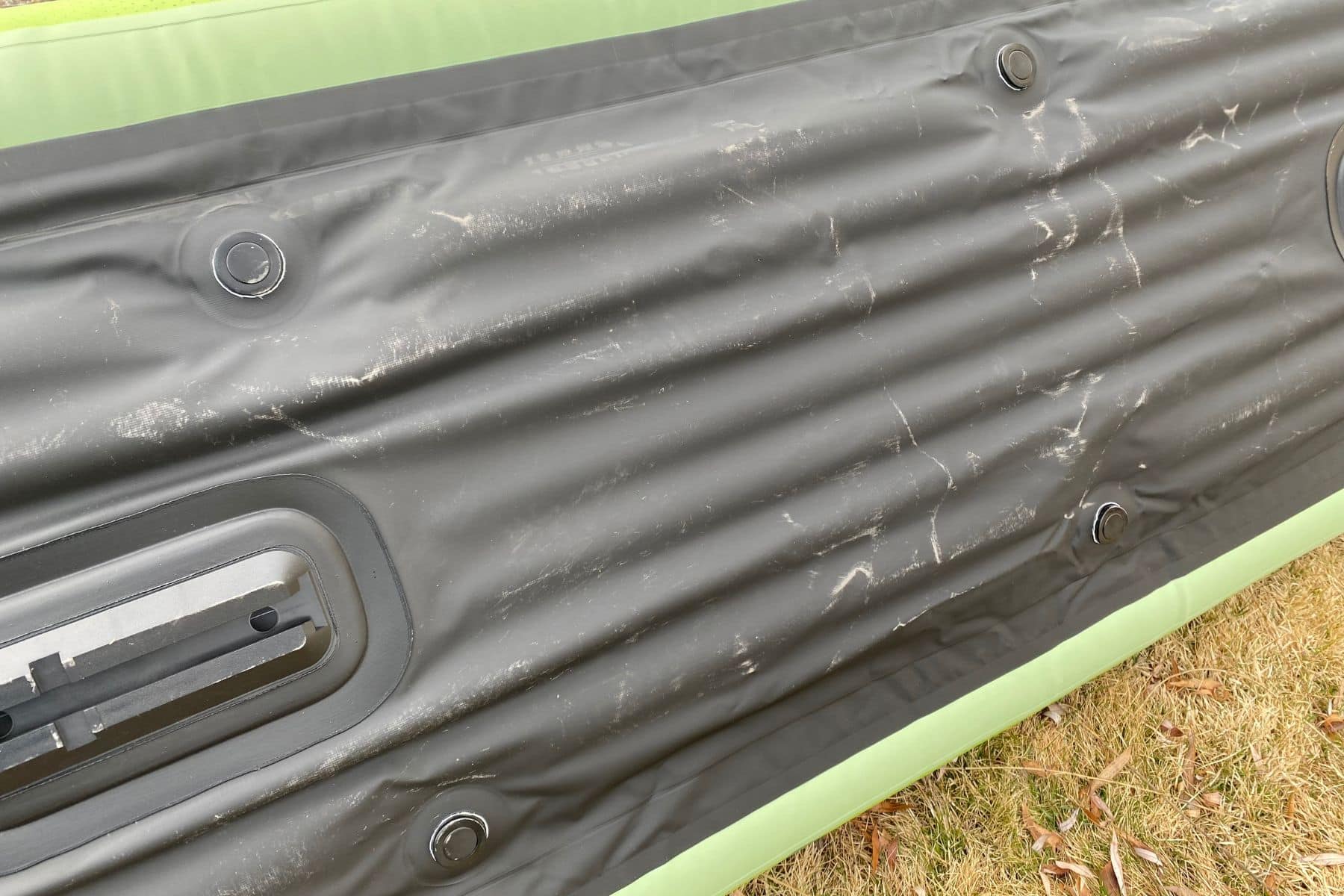 Aqua Marina Betta 412 Bottom Close Up