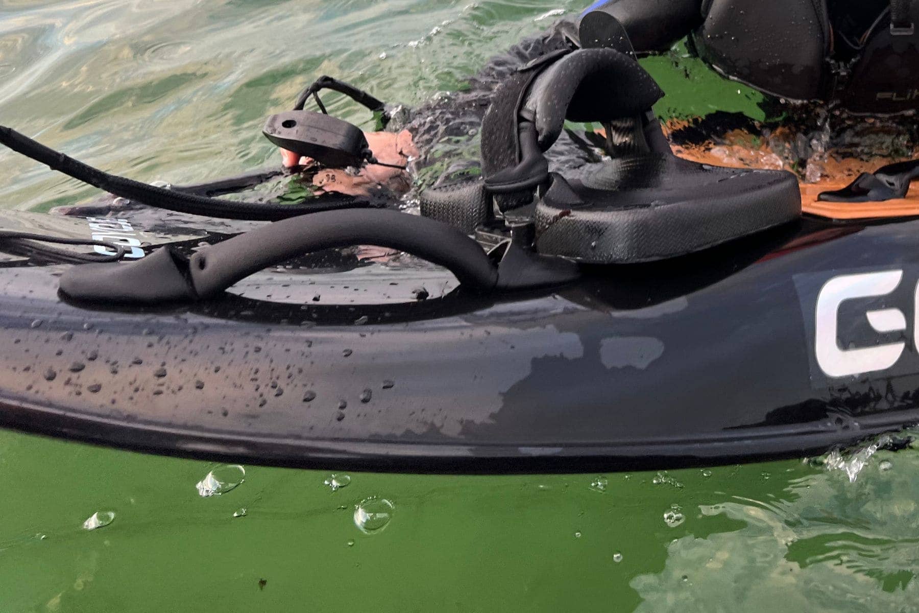 Goyojo Electric Surfboard Close Up Accessories